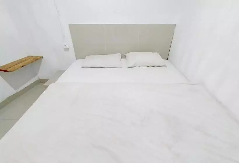 ホテル Alfalah Residence Syariah Mitra Reddoorz