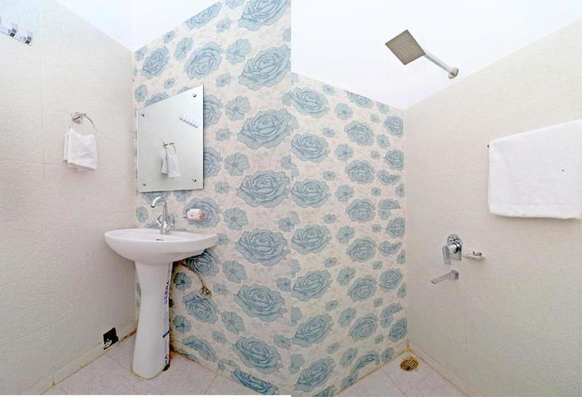 Отель Oyo 22097  Jd