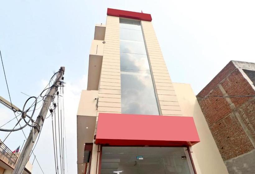 Отель Oyo 22097  Jd