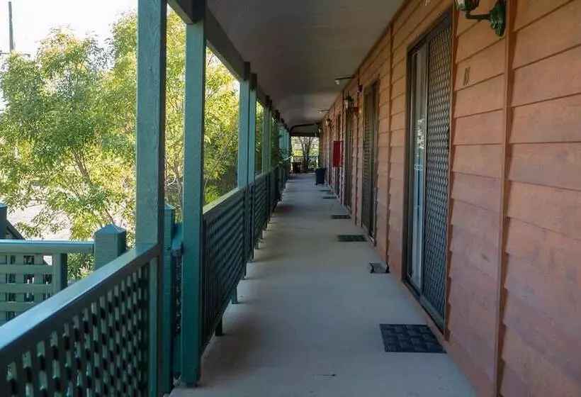 Motelli Deniliquin Country Club Motor Inn