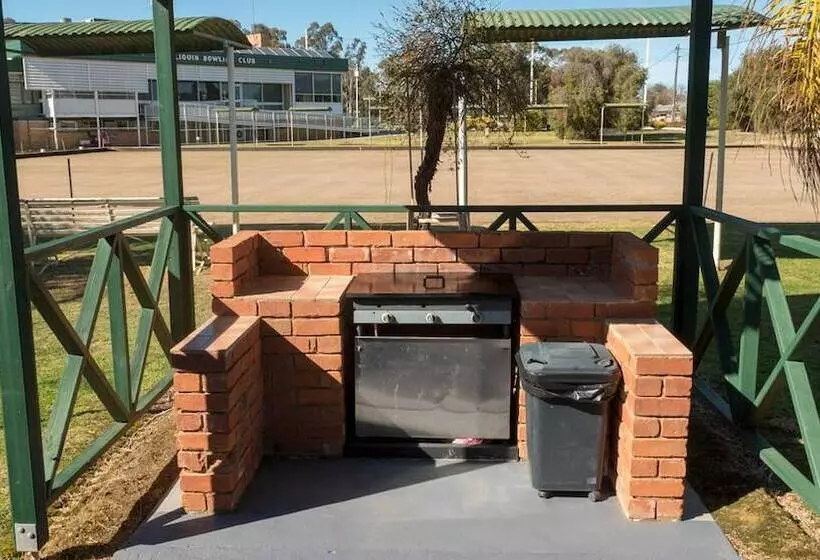 Motelli Deniliquin Country Club Motor Inn