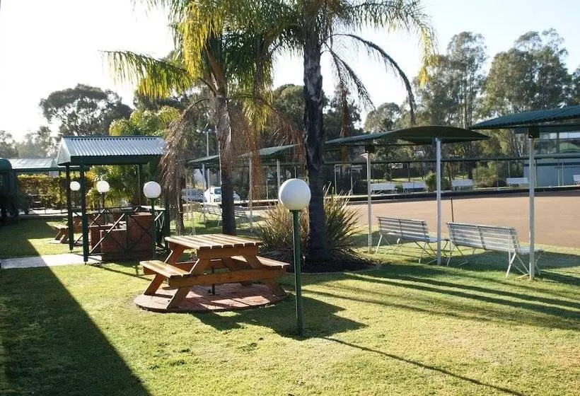 Motelli Deniliquin Country Club Motor Inn