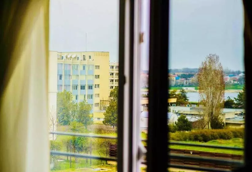 پانسیون House Lake
