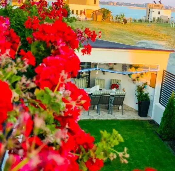 پانسیون House Lake