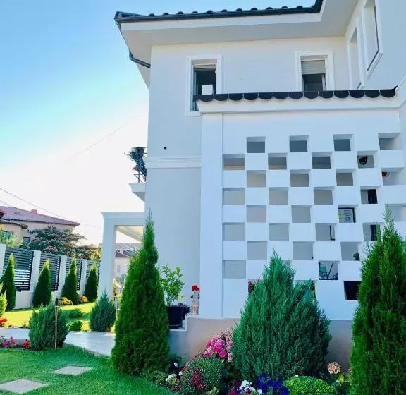 پانسیون House Lake