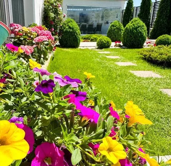 پانسیون House Lake