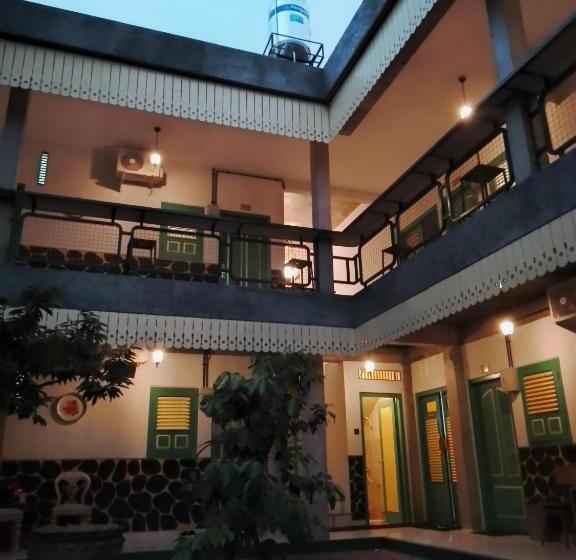 פנסיון Joglo Aruna Syariah