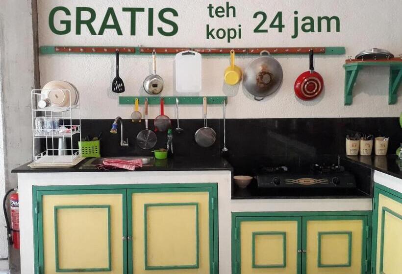 פנסיון Joglo Aruna Syariah