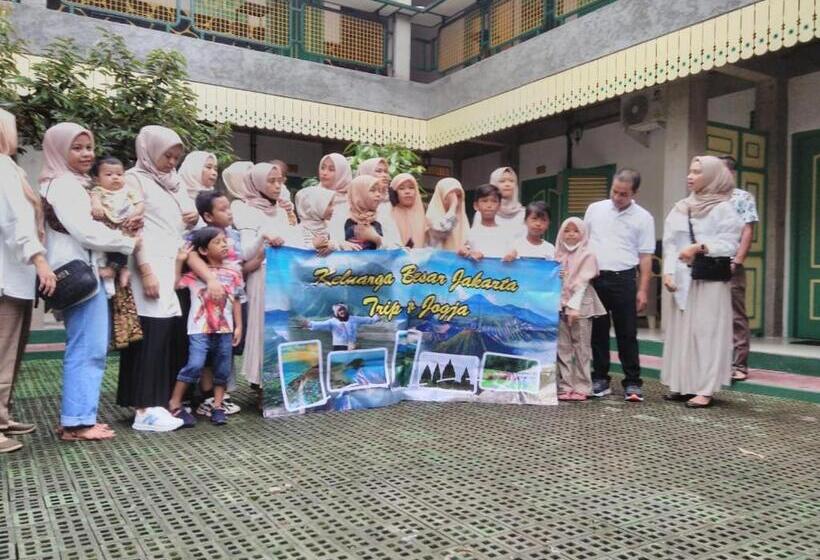 פנסיון Joglo Aruna Syariah