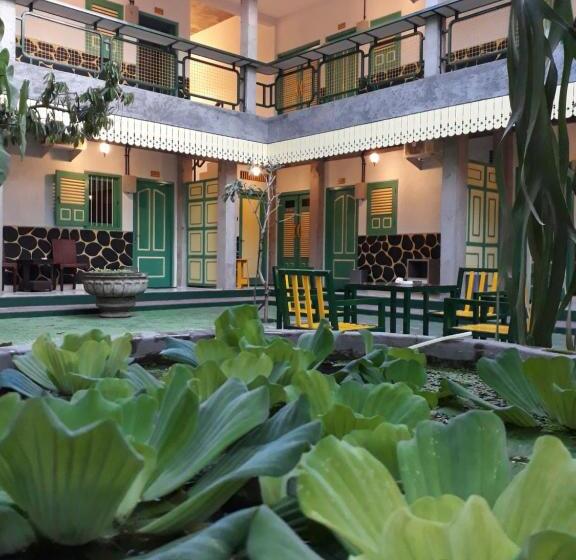 פנסיון Joglo Aruna Syariah