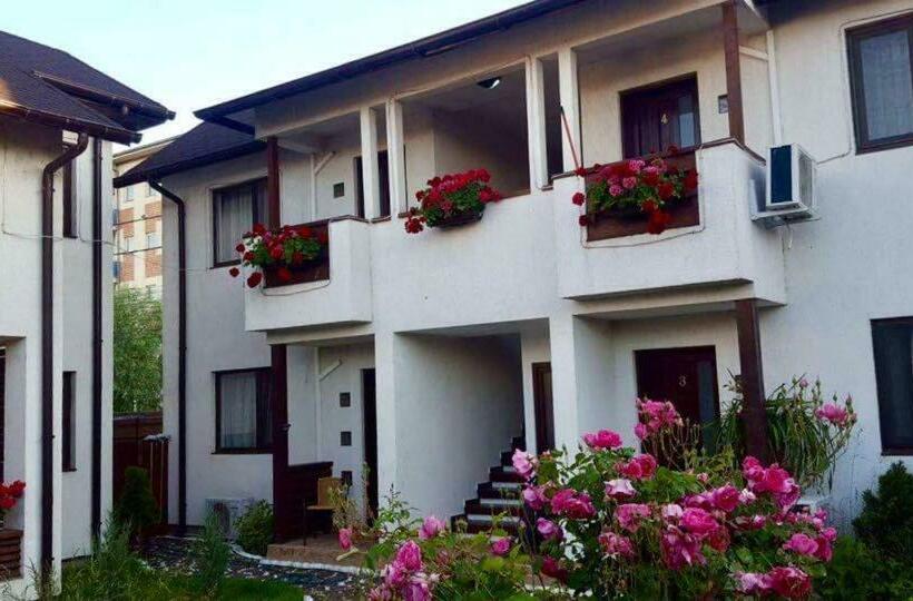 Pensiunea Casa Blanca