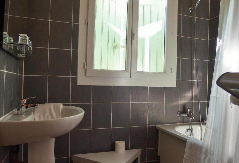 호텔 Au Saint Roch   Hôtel Et Jardin