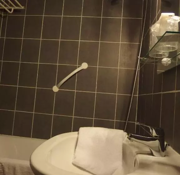 هتل Au Saint Roch Hôtel Et Jardin