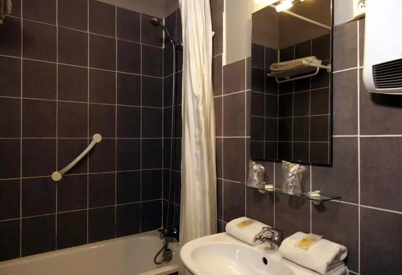 هتل Au Saint Roch Hôtel Et Jardin