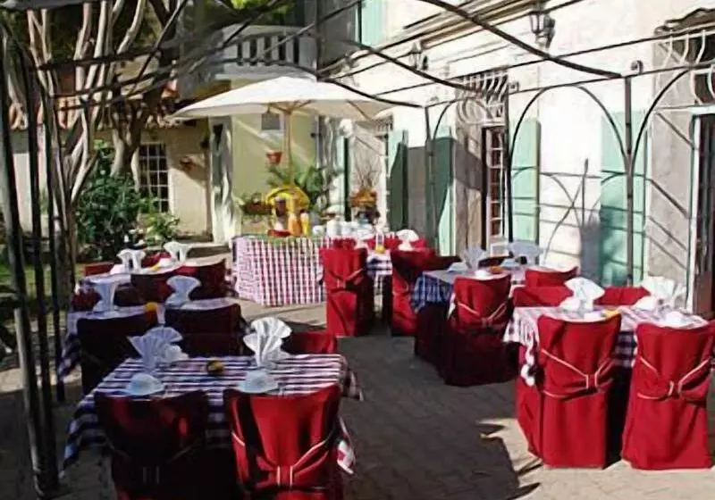 هتل Au Saint Roch Hôtel Et Jardin