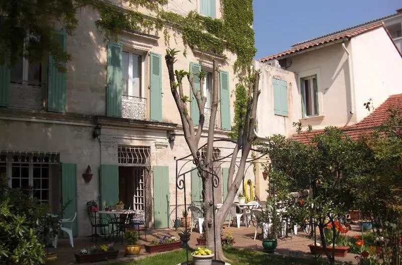 هتل Au Saint Roch Hôtel Et Jardin
