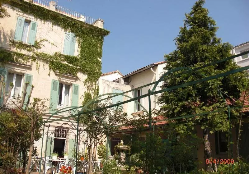 هتل Au Saint Roch Hôtel Et Jardin