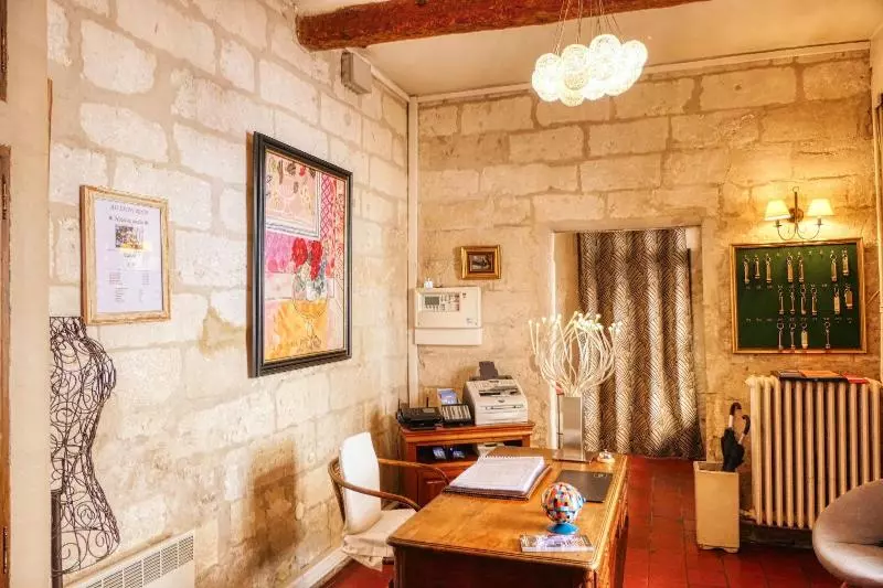 هتل Au Saint Roch Hôtel Et Jardin
