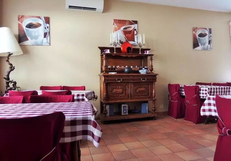 هتل Au Saint Roch Hôtel Et Jardin
