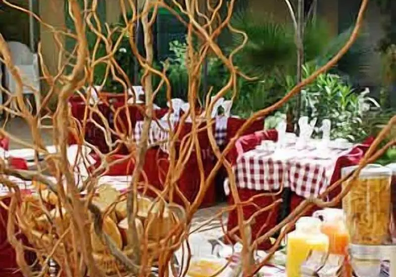 هتل Au Saint Roch Hôtel Et Jardin