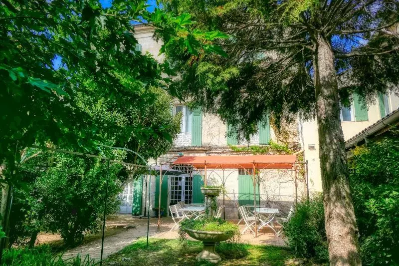 هتل Au Saint Roch Hôtel Et Jardin