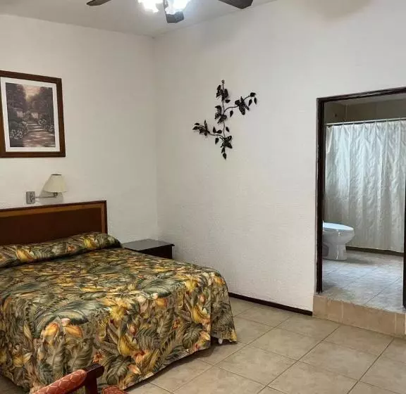 ホテル Bajo El Volcan