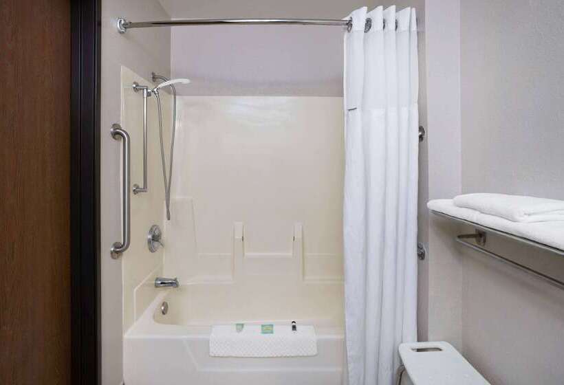 فندق Baymont By Wyndham Beloit