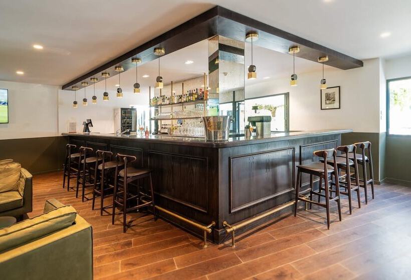 בית מלון כפרי Domaine De Charmeil