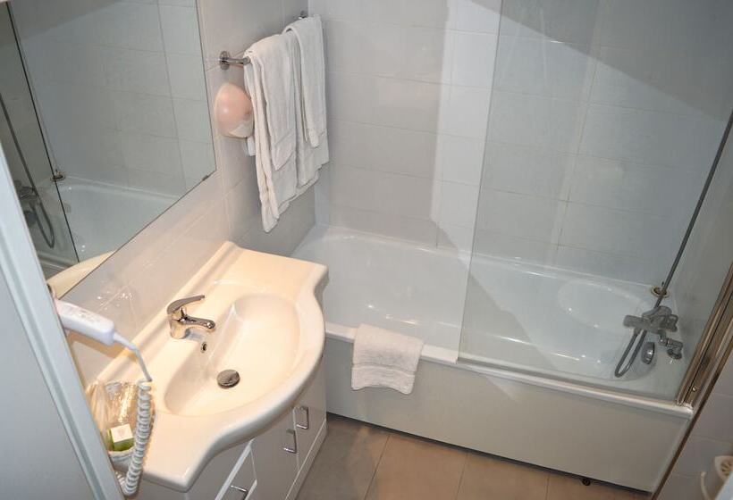 בית מלון כפרי Domaine De Charmeil