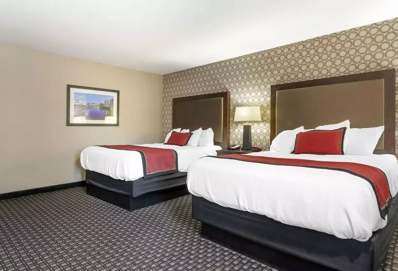 هتل Best Western Plus Ramkota