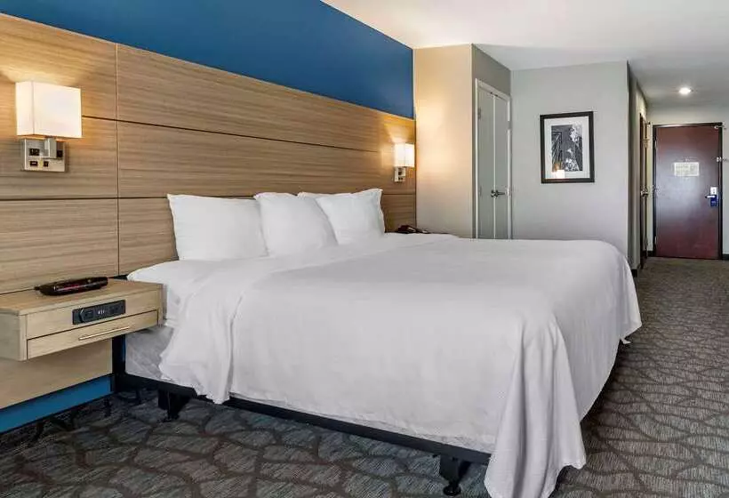 Отель Comfort Inn & Suites Mansfield