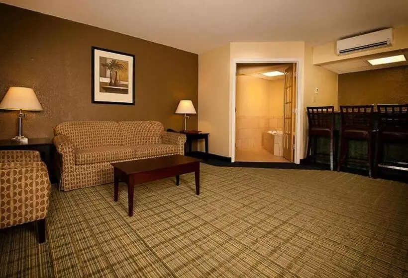 Grand Texan Hotel And Convention Center