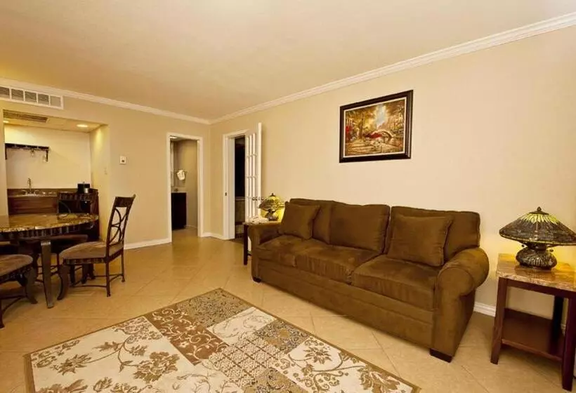 Grand Texan Hotel And Convention Center