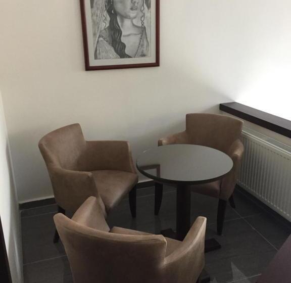 בית מלון כפרי Helen