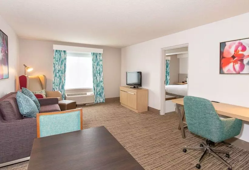 هتل Hilton Garden Inn Jacksonville Airport