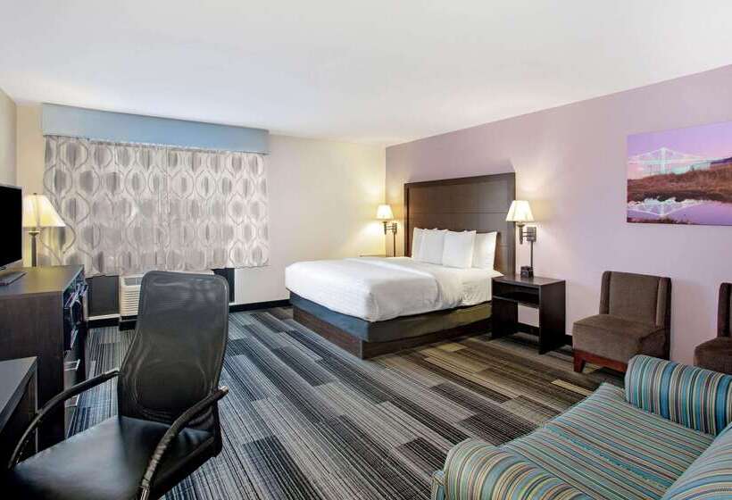فندق La Quinta Inn & Suites By Wyndham Springfield Airport Plaza