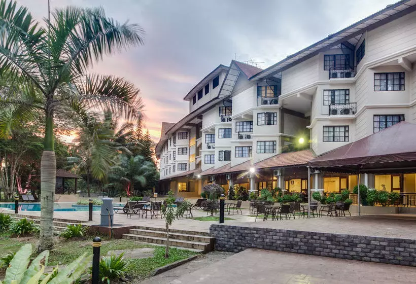 호텔 eRYA by Suria Merang Holiday Park