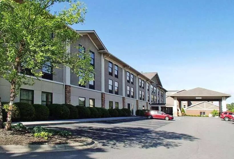 호텔 Quality Inn & Suites Boone   University Area