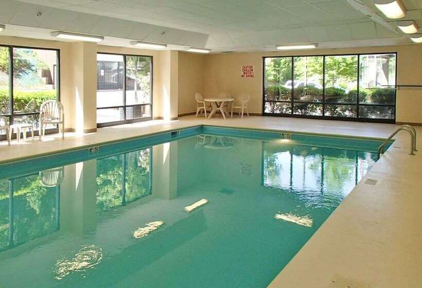 فندق Quality Inn & Suites Boone   University Area