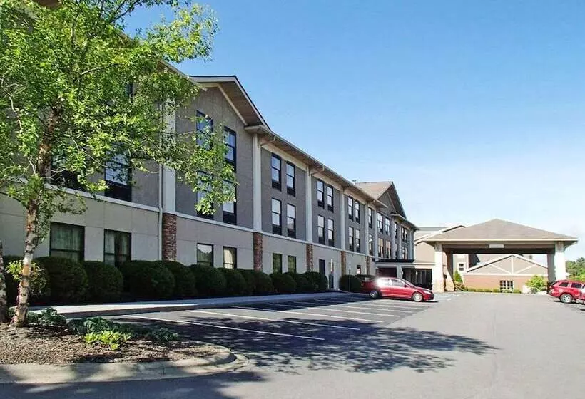 호텔 Quality Inn & Suites Boone   University Area