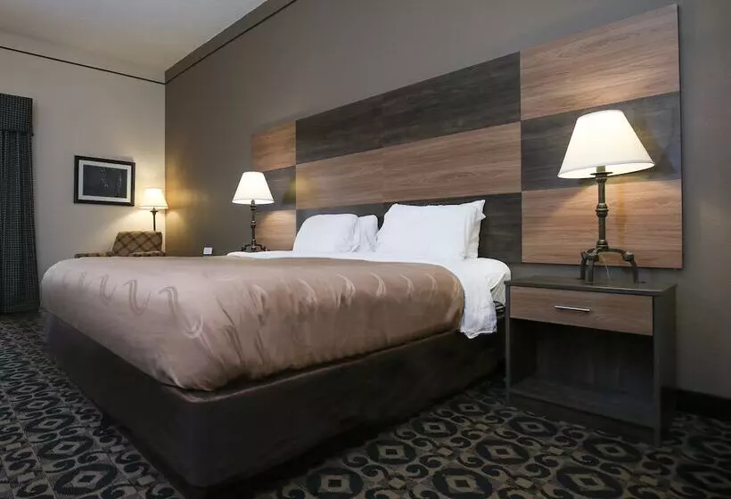 호텔 Quality Inn & Suites Boone   University Area