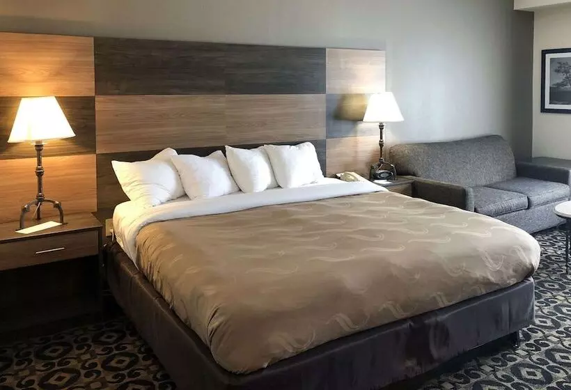 호텔 Quality Inn & Suites Boone   University Area