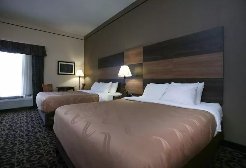 호텔 Quality Inn & Suites Boone   University Area