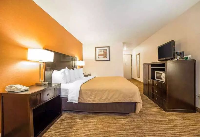 هتل Quality Inn