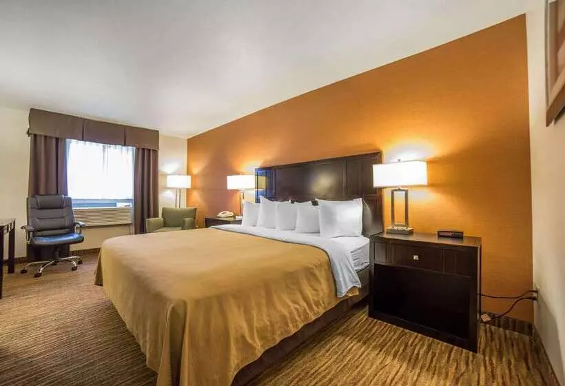 هتل Quality Inn