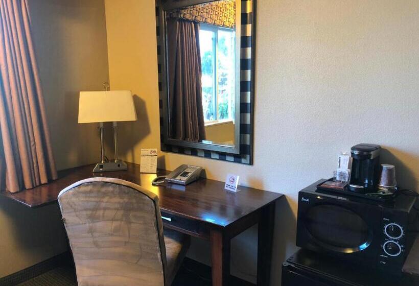 فندق Shilo Inn Portland Rose Garden   Convention Center