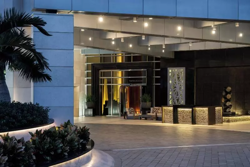 Отель The Ritzcarlton Bal Harbour, Miami