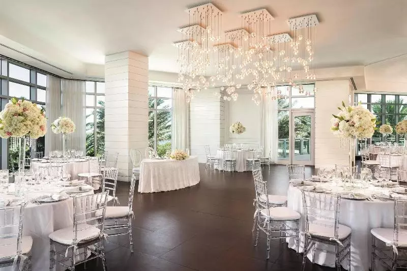 Отель The Ritzcarlton Bal Harbour, Miami