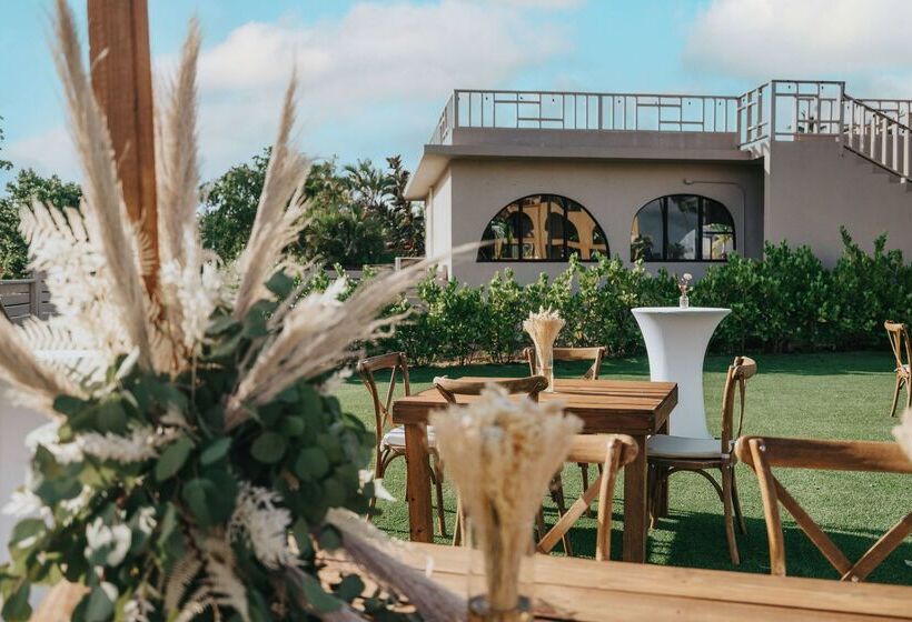 Wyndham Palmas Beach And Golf Boutique Resort