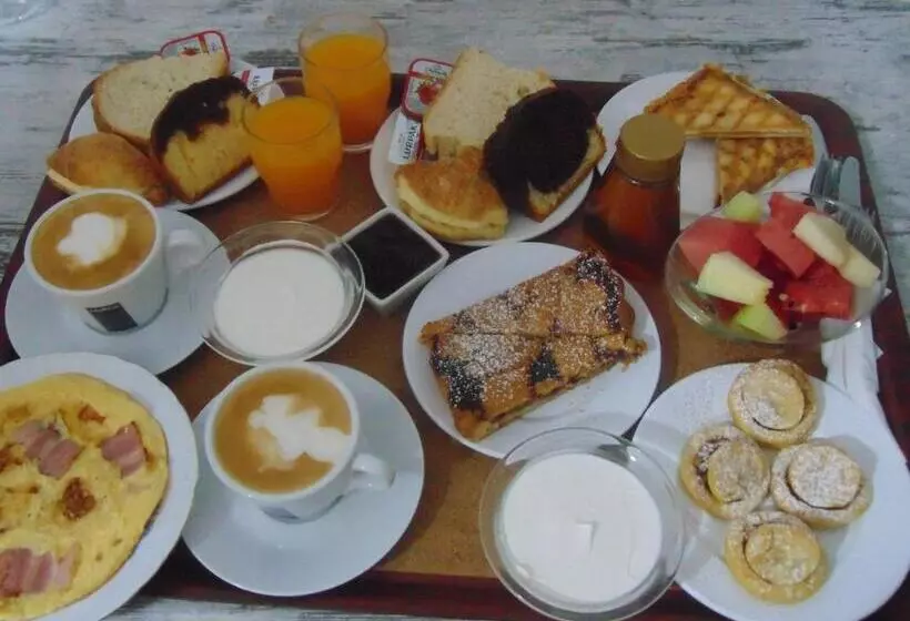 בית מלון כפרי Avra